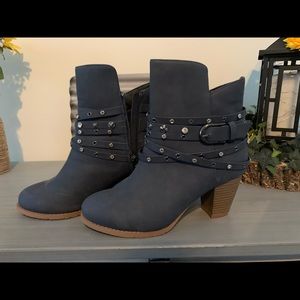 Ankle booties